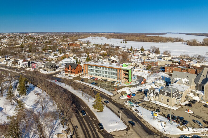 More Photos Of 15 Boul Gréber, Gatineau Office For Sale