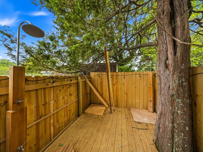 More Photos Of 2124 Hendersonville Rd, Arden Office For Sale