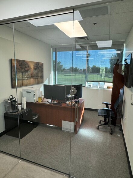 More Photos Of 575 W Chandler Blvd, Chandler Medical For Lease
