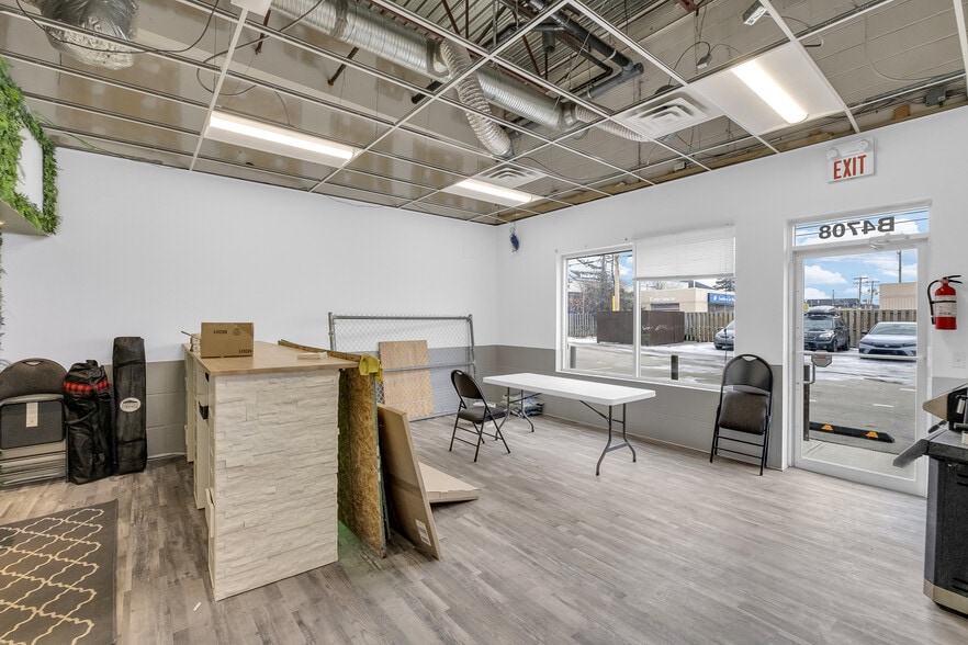 More Photos Of 4708 16 Av NW, Calgary General Retail For Lease
