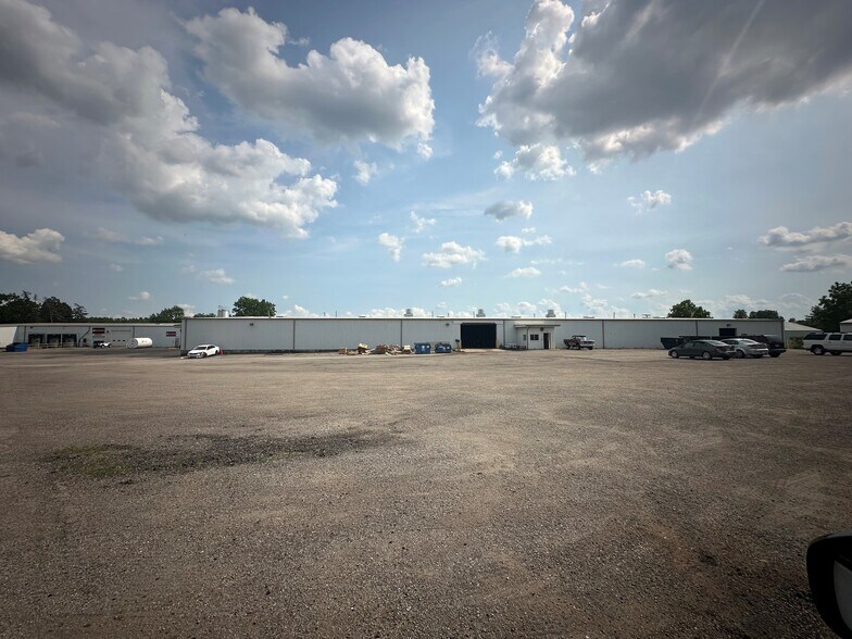 More Photos Of 1000 Auburn Dr, Auburn Warehouse For Sale