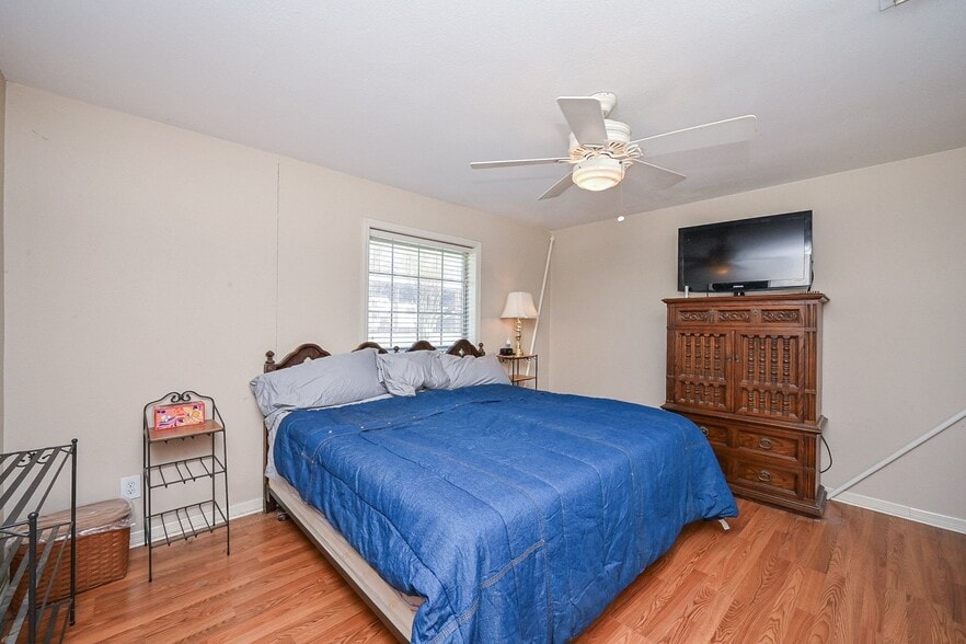More Photos Of 18910 Carrot St, Spring Trailer Camper Park For Sale