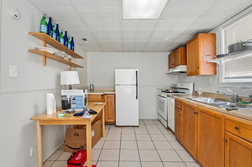 More Photos Of 1173 Battery Ave, Baltimore Multifamily For Sale