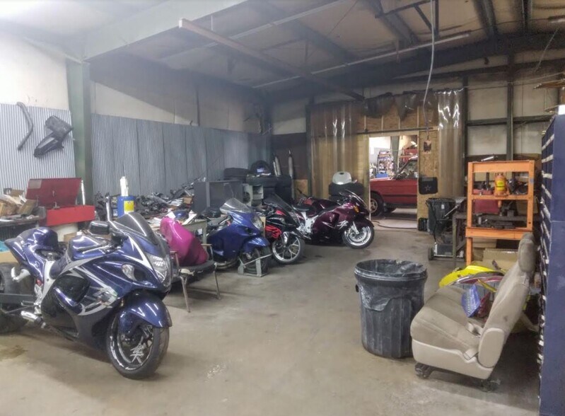 More Photos Of 3230 Linda, Memphis Service For Sale