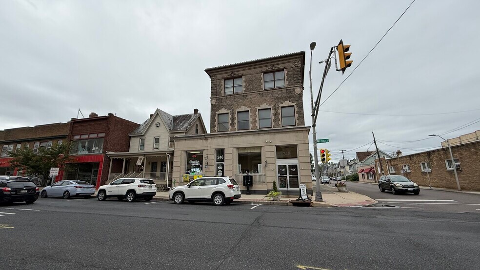 More Photos Of 242-248 W Broad St, Quakertown Office For Sale
