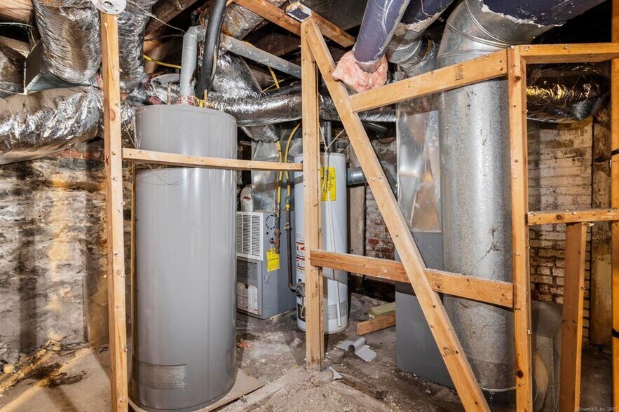 More Photos Of 39 Jane St, Bridgeport Apartments For Sale