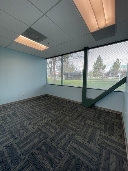 More Photos Of 5890 Stoneridge Dr, Pleasanton Medical For Lease