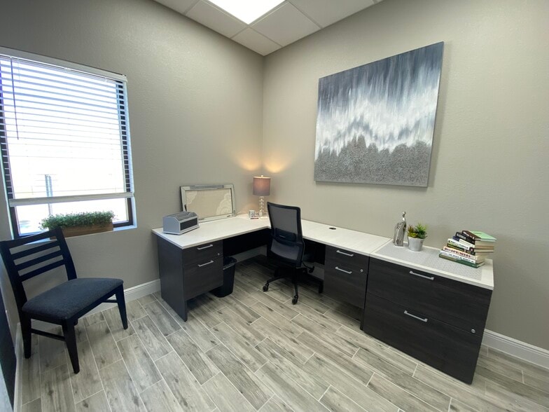 More Photos Of 1211 Tech Blvd, Tampa Manufacturing For Lease