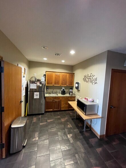 More Photos Of 8672 S Peoria Ave, Tulsa Light Manufacturing For Sale