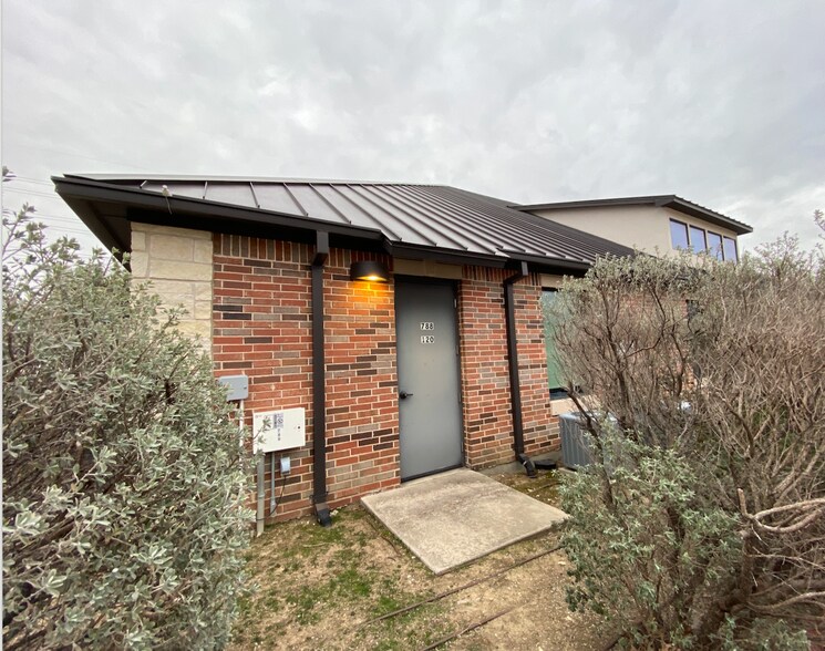 More Photos Of 788 S Watters Rd, Allen Medical For Lease