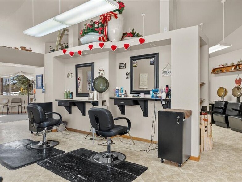 More Photos Of 628 Christel Dr, Valders Office Residential For Sale