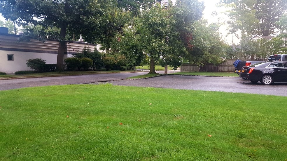 More Photos Of 740 Glen Cove Ave, Glen Head Office For Sale