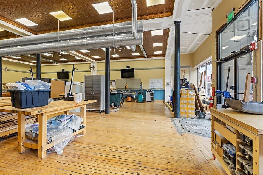 More Photos Of 78 Water St, Skowhegan Storefront Retail Office For Sale