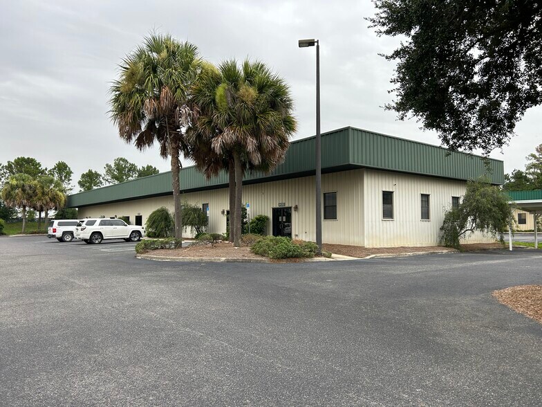 More Photos Of 4430 NE 83rd Rd, Wildwood Office For Lease