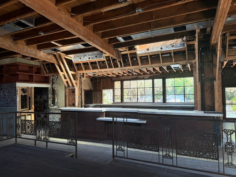 More Photos Of 1201-1205 N La Brea Ave, West Hollywood Restaurant For Lease
