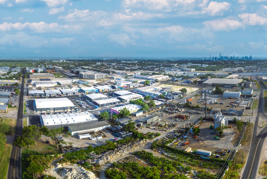 More Photos Of 440 E Saint Elmo Rd, Austin Unknown For Lease