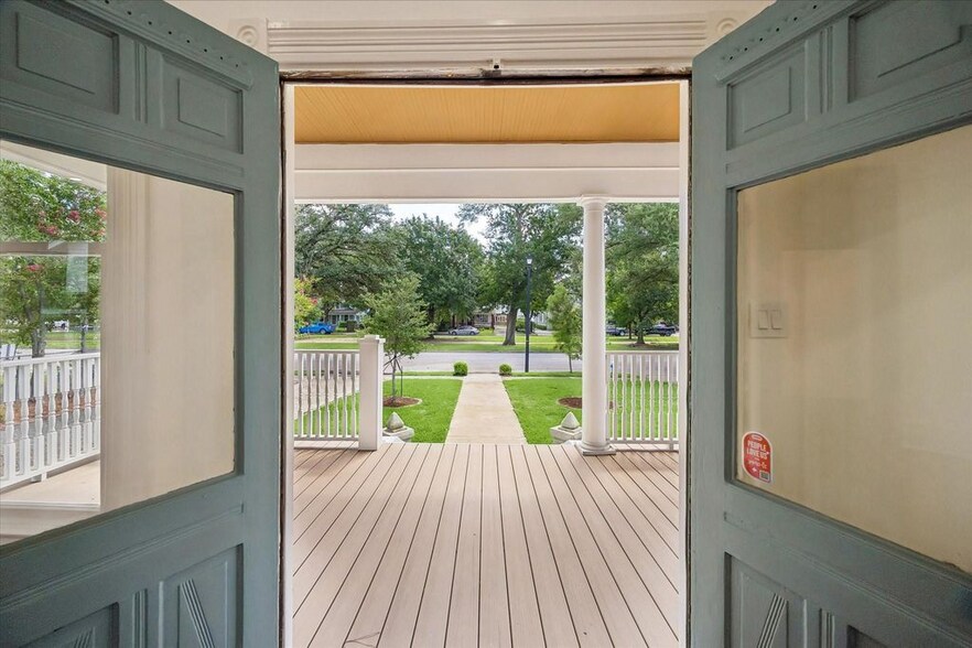 More Photos Of 1229 Heights Blvd, Houston Loft Creative Space For Lease