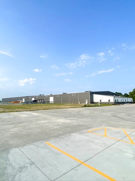 More Photos Of 2028 W Main St, Salem Industrial For Sale