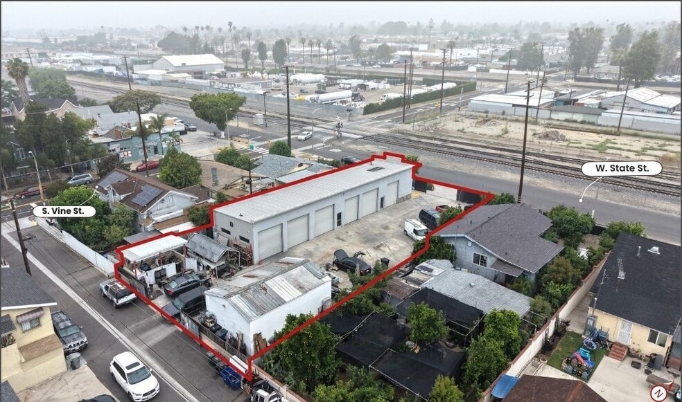 More Photos Of 417 W State St, Ontario Service For Sale