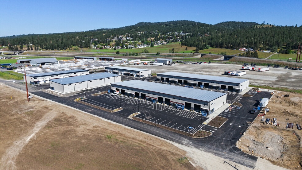 More Photos Of 4524 N Barker Rd, Spokane Valley Showroom For Lease