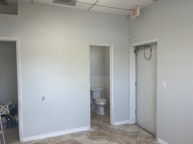 More Photos Of 1315 N Dixie Hwy, Lake Worth Office Residential For Sale