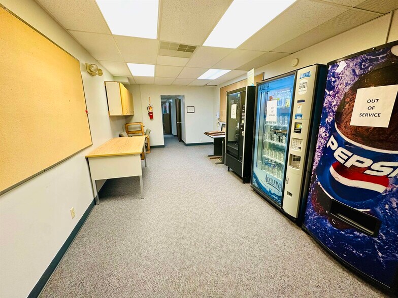 More Photos Of 2020 Central Ave, Dodge City Medical For Sale