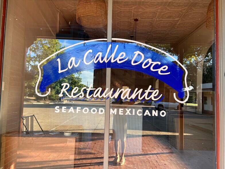 More Photos Of 189 Historic Town Sq, Lancaster Medical For Sale