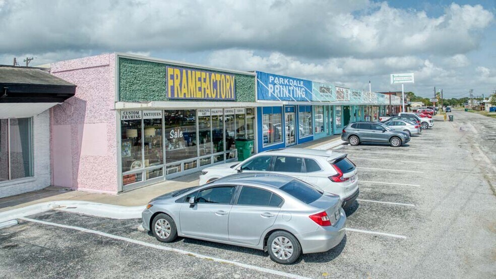 More Photos Of 4321-4343 S Alameda St, Corpus Christi Storefront For Sale