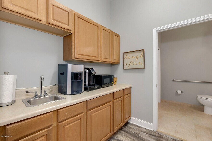 More Photos Of 1633 Race Track Rd, Saint Johns Medical For Lease