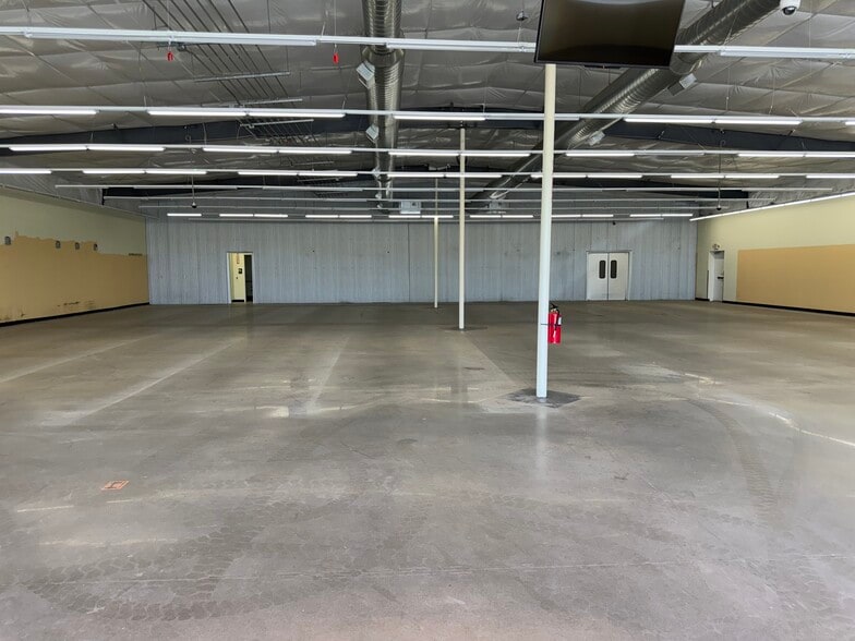 More Photos Of 215 E 1st St, Granite Freestanding For Sale