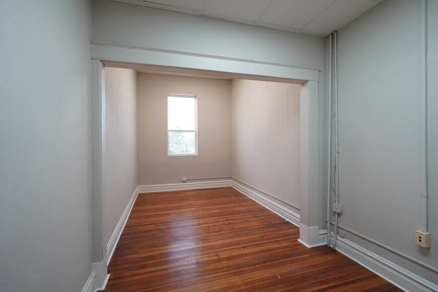 More Photos Of 1800 Tulane St, Beaumont Schools For Lease