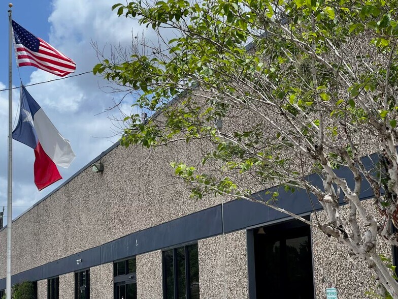 More Photos Of 8303-8317 Knight Rd, Houston Warehouse For Lease