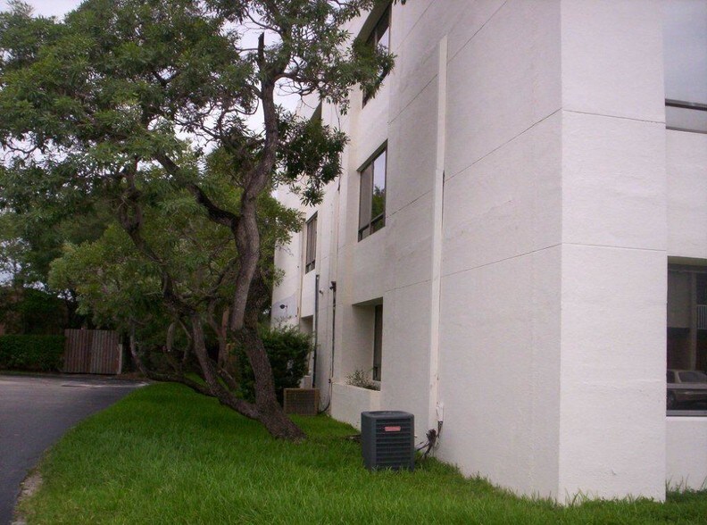 More Photos Of 8360 W Oakland Park Blvd, Sunrise Office For Lease