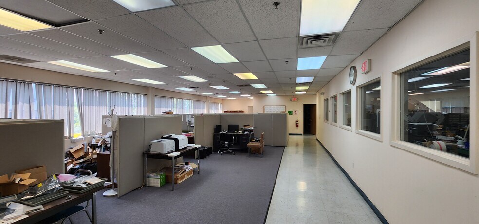 More Photos Of 116 Corporate Blvd, South Plainfield Warehouse For Lease