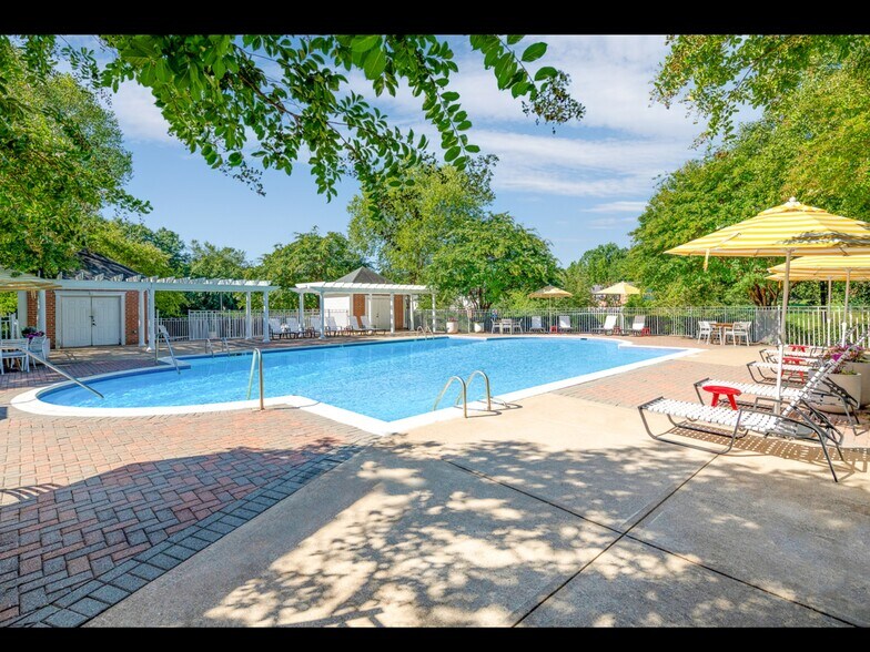 More Photos Of 5600 Salem Run Blvd, Fredericksburg Apartments For Sale