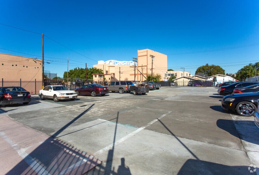 More Photos Of 2510 S Central Ave, Los Angeles Unknown For Lease