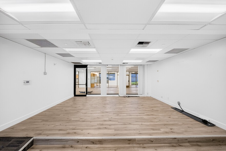 More Photos Of 18071 Fitch, Irvine Showroom For Sale