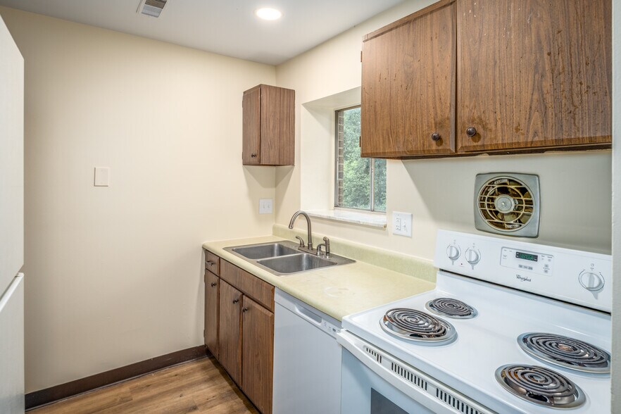 More Photos Of 3840 Applegate Ave, Cincinnati Apartments For Sale