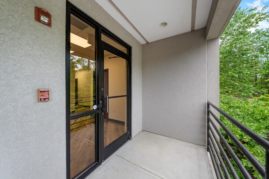 More Photos Of 312-326 Cloister Ct, Chapel Hill Office For Lease