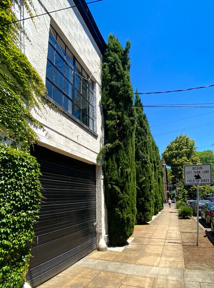 More Photos Of 305 NW 21st Ave, Portland Storefront Retail Office For Lease