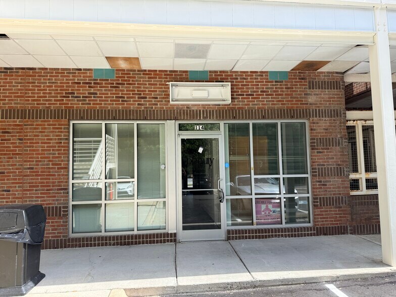 More Photos Of 4810 Hope Valley Rd, Durham Storefront For Sale