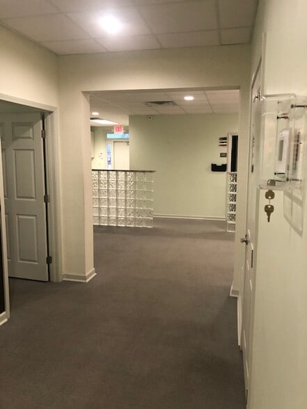 More Photos Of 316 W Pike St, Lawrenceville Medical For Lease