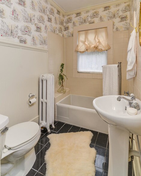 More Photos Of 145 Melrose Ave, Tryon Apartments For Sale