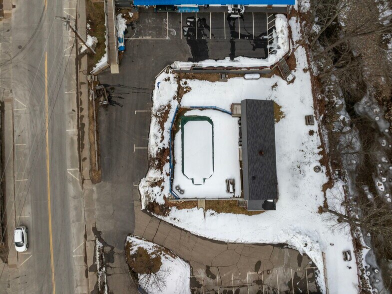 More Photos Of 180 Main St, North Woodstock Hotel For Sale