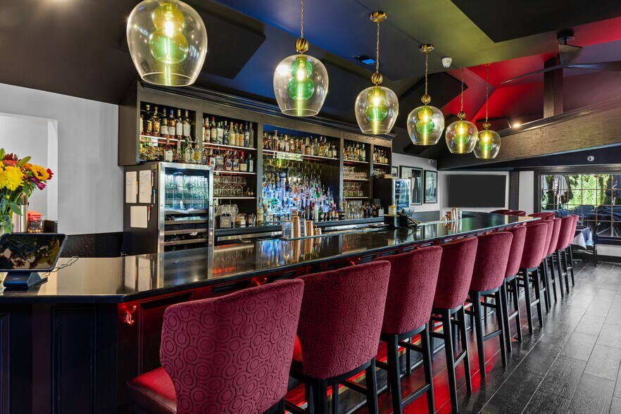 More Photos Of 38 Chinquapin Rd, Pinehurst Restaurant For Sale