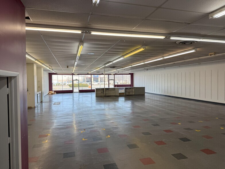 More Photos Of 1131 W Alexis Rd, Toledo Freestanding For Sale