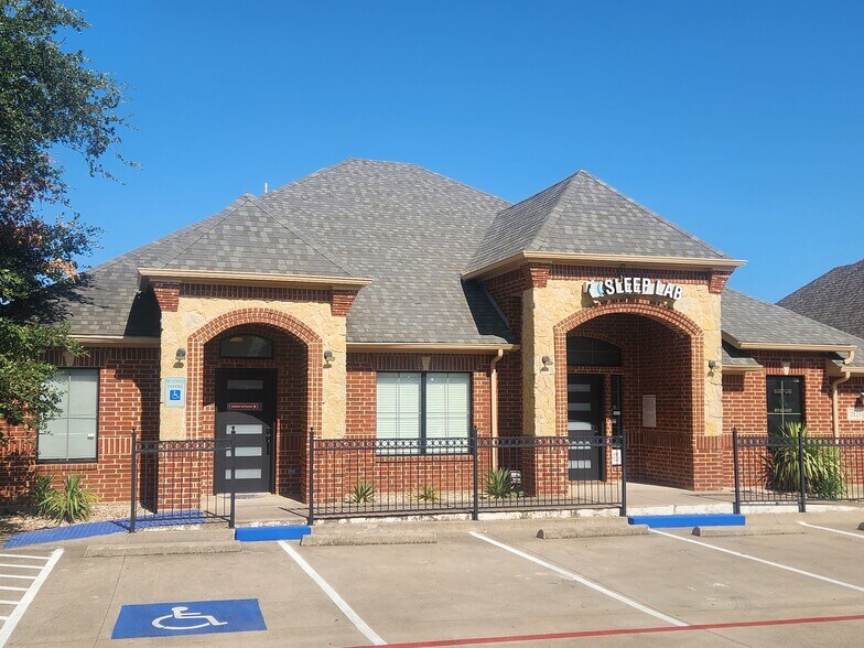 Primary Photo Of 2125 Martin Dr, Bedford Medical For Sale