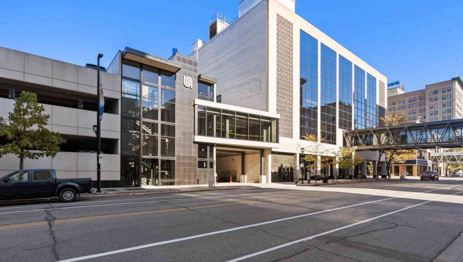 Primary Photo Of 118 2nd Ave SE, Cedar Rapids Office For Lease