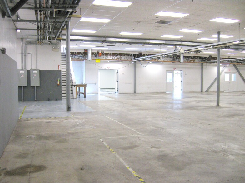 More Photos Of 1328 Scott St, Petaluma Warehouse For Lease