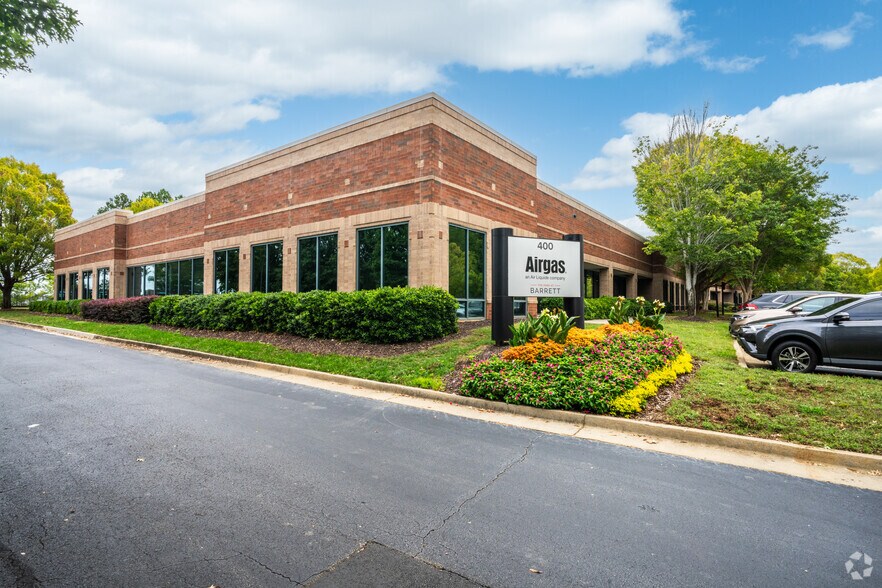 Primary Photo Of 2015 Vaughn Rd, Kennesaw Business Park For Sale